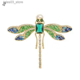 Pins Brooches Green Zircon Gemstones Dragonfly Women's Brooches Freshwater Pearls Decorated Corsage Pin Q231107