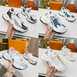 Buty projektantów Kobiety Run 55 Sneaker Away Treners Platforma Moda klasyczna gumowa sneaker skóra na zewnątrz niskie trampki 35-41