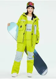 その他のスポーツ用品女性雪を着る10K防水防風スキースーツセットレディースノーボード服カモフラージュコスチュームジャケット +パンツガールズHKD231106