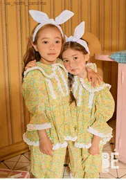 Комплекты одежды. Хлопковые желтые пижамные комплекты с цветочным принтом для девочек. Винтажный пижамный комплект с воротником-стойкой для малышей, одежда для сна
