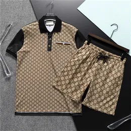 Designer Uomo Tute Fashion Design T-shirt Pantaloni classici a reticolo Set da 2 pezzi Camicie corte Pantaloncini a scacchiW06