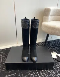 Berühmte Damen-Designer-Markenstiefel, Winter, neue Martin-Stiefel mit flachem Boden, echtes Leder, spitzer doppelter Buchstabe, seitlicher Reißverschluss, Diamantgitter, langärmelige Damenstiefel