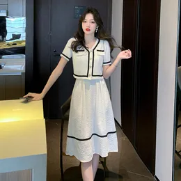 Two Piece Dress Fashion small perfume two-piece women's tmperament crop tophigh waist leather coat retro two-piece set 230407