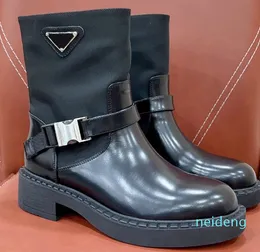 Designerskie buty luksusowe buty radę stylowy klasyczny Matt Patent skórzana skórzana odwrócona trójkąt marki botki cielęcy