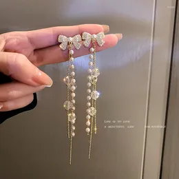 Brincos luminosos de luxo de luxo Long Pingente 2023 Corean Star Girls Pearl Bow Butterfly Drop Ear Rings Tassel Jewelry Gifts