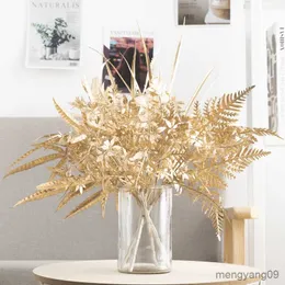 Decoraciones navideñas Oro Planta artificial Plástico Hojas de eucalipto Balcón Bonsai Mesa DIY Arreglo floral Hogar Sala de estar Decoración retro R231107