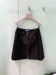 SKIRTS Designer 21SS New Women With Zipper Lady Half Vesteds com Triângulo Invertido Melhores Matches para Spring Outonot Outwears MP0E