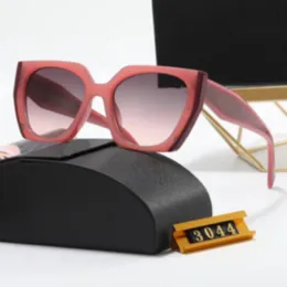 Designer zonnebril voor vrouwen Originele bril Ra Bans Sun Glasses Outdoor Shades PC Frame Fashion Classic Lady Mirrors For Women and Men Glazen Unisex met doos