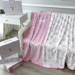 Дизайнерское одеяло «Старый цветок» с принтом классического буквенного логотипа. Цветовое одеяло. Офисное одеяло для сна. Дорожное полотенце. Одеяло для украшения дивана. 150 * 200 см с подарочной коробкой.
