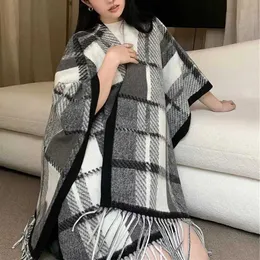 South Korea's new imitation cashmere air conditioning shawl, women's outerwear mesh red cloak, autumn and winter niche checked warm scarf 231015