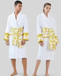 MENS DESIGNER Luxury Classic Cotton Bathrobe Men Women Brand Sleepwear Kimono Warm 2023 New Bath Robe Home Wear Unisex Bathrobes L6