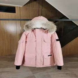 スタイルの有名なデザイナーラグジュアリーウィメンダウンジャケット刺繍文字カナダの冬のフードドグースコート屋外女性の長い服風プルーフユニセックスIR3R