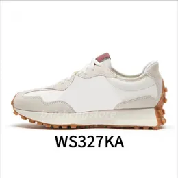 2023 Ny mönsterdesigner Casual Sneakers Low Running Shoes Trainers Outdoor Fashion 550 Footwear Navy Blue Syracuse UNC White University Blue Sea Salt B5