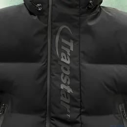 9aq0 Parkas 2023 Trapstar Jacket UK Luxury Designer Alta qualità 1 Hyperdrive Technical Down - Versione nera Capispalla da uomo con cappuccio