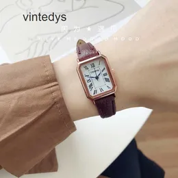 المرأة Quartz Watch تصميم العلامة التجارية الإنترنت المشاهير على غرار حزام طالب الحزام للنساء مع مضغوط مربع مزاجية بسيطة ورائعة