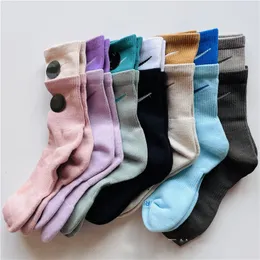 Мужские носки Дизайнерские носки Женские носки с цветным плетением Дышащие и впитывающие пот парные носки с принтом N