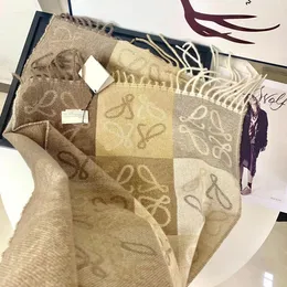 Sciarpa di design da donna Sciarpe con nappe da donna alla moda spessa Sciarpe avvolgenti con scialle colorato per esterni