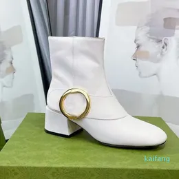 Mulher botas de couro com zíper fivela designer bota de couro senhora fivela de cinto carta salto alto