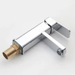 صنابير المطبخ الحديثة Monobloc Mixer Tap من النوع المفرد الرباعي المائي صمام سيراميك Core شلال الصنبور الحمام الحمام حوض الحمام