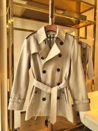 Designer Herren Trench Trenchcoat 2023 Burb Kurzer Stil Zweireiher Mantel Luxus Modemantel Khaki schwarze Jacke S-XXL
