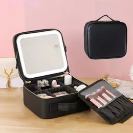 Torby kosmetyczne Travels Women Work Cosmetic Bag Inteligentna obudowa na LED PU z światłami skórzane wodoodporne lustro makijażu duże 231108