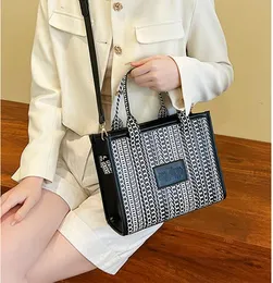 6861 Women Luxurys Designers Bags Crossbody Tote Handbags Womens Purses Shoulder Shopping Totes Bag
