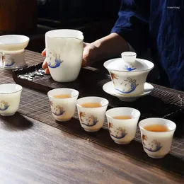 Set da tè in ceramica, vetro per liquore, giada bianca, pittura in oro, tinta unita, tazza da tè di fascia alta fatta a mano, regalo per le vacanze