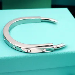 Klasyczny Złota Bransoletka projektantka Diamond Woman Boguła Lock Titanium Stal Bracelets Bracelets 18K Gold Plated Biżuter