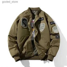 Erkek Ceketler Kış Bombacı Ceket Erkekler Askeri Retro Rozeti Pilot Ceket Amerikan Vintage Motosiklet Paltosu Parkas Hooded Erkek Haki Ordu Ordusu Q231109