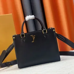 Luxury Tote axelväska ikonisk svänglås läder modedesigner kvinnor crossbody väska fast färg lyx shopping väska m22311 grossist