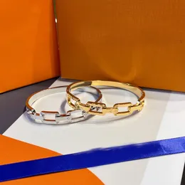 18K gouden bangle armband luxe designer sieraden holle letter letter tailles staal accessoires vrouwen paar patroon klassiek mode cadeau s296