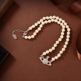 패션 브랜드 디자이너 펜던트 목걸이 편지 Viviene Chokers 럭셔리 여성 보석 금속 진주 목걸이 Cjeweler Westwood for Woman Chain fdry852