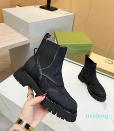 Klasik Martin Boots Platform Kadın Ayakkabı Deri Tasarımcı Kalın Talize Ayakkabı Moda Lady Fermuper Kısa Çöl Boot Kaba Topuk Topuklar Büyük Boyut