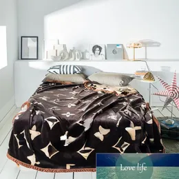 Высококачественное легкое одеяло люксового бренда с двусторонней печатью, фланелевые двухслойные комбинированные фетровые одеяла в европейском и американском стиле