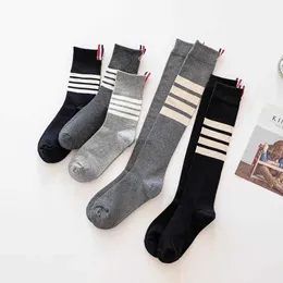 Herren Socken Kinderknee Länge Unterbein einfach TB Standard vier Bar Baumwollmode im College Spring/Sommer9eqi