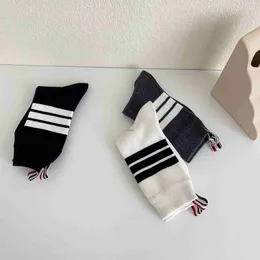 Herrensocken Netizen Tb Style Socken mit Etiketten Trendige gekämmte Baumwolle Medium Tube Kinder können das ganze Jahr über koreanische Einsätze tragen6RJC