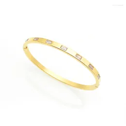 Bangle Creative Rectangle Crystal 18 K Rostfritt stål Koreanska kvinnor Fashion Elegant Smooth Bangles Guldfärgsmycken