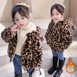Casaco de inverno meninas quentes grossos casacos de pele com capuz leopardo impressão crianças bonito parkas menina casacos ao ar livre bebê menina zíper sobretudo 2-10 anos 231108