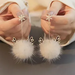 Stud Snowflake Antler Hair Ball Brincos Estilo Alta Qualidade Outono e Inverno Presente de Natal Jóias Atacado 231109