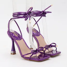 Scarpe eleganti 2023 Donna Estate 9cm Sandali con tacco alto Lady Cinturino alla caviglia Gladiatore Bowknot Sandali viola Fetish Prom Nightclub