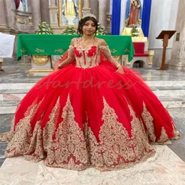 Gorgeus Red Quinceanera klänningar med guldapplikationer 2024 Vacker långärmad bollklänningar Sweet 16 Dress For Birthday Party Pageant Spaghetti Straps Vestido de 15