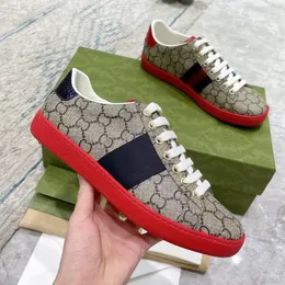 New 24SS Designer Men Mulheres Sapatos Casuais Sneakers Sneakers Tigres de Moda de Moda de Couro Genuíno Bordado Clássico Treinadores Python Sneas