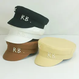 Basker lyxiga kvinnor pärlor rb brev militray hatt mode streetwear marin hatt justerbar platt topp sboy caps casual gorras visir hattar 231108