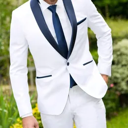 Abiti da uomo Blazer Moda Bianco Groomsman Smoking dello sposo Blu scuro Scialle Risvolto Abito da uomo Slim Fit 2 pezzi Giacca da uomo Costume Homme Giacca pantaloni 231109