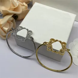 Projektantka Woman Bracelets Luksusowa bransoletka moda biżuteria 2 kolory Ozdoby opaskowe
