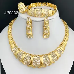Stud senaste Dubai Gold Color Jewelry Set Luxury 18K Plated Women Halsband örhängen Ring Armband Wedding Party Accessories 231109