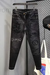 Jeans da uomo firmati Primavera e autunno Nuovo marchio di moda per uomo Industria pesante Stampa a diamante caldo Vestibilità elastica Pantaloni neri versatili HRM5