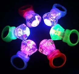 Party Favor Light Up Spittling Rings Brud Shower Favors Kids Adts Flashing Plastic Diamond Bling LED Glow Ring For Birthday Bachelor 399Q