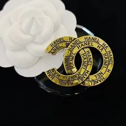 Klassiskt vintage guldsilvermärke Desinger Brosch Women Rhinestone Brosches Suit Pin Fashion Jewelry Accessories Party Gift