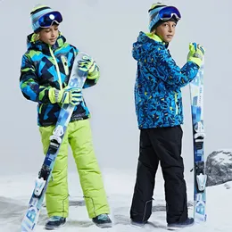 Лыжные костюмы Горный спорт Лыжные комплекты для маленьких мальчиков Зимние теплые детские зимние костюмы Водонепроницаемая куртка Брюки Подростковые детские сноубордические спортивные костюмы Одежда 231109